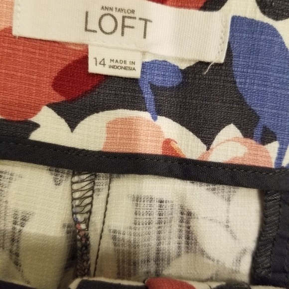 Loft Riviera Shorts Beautiful Pattern - Picture 3 of 6